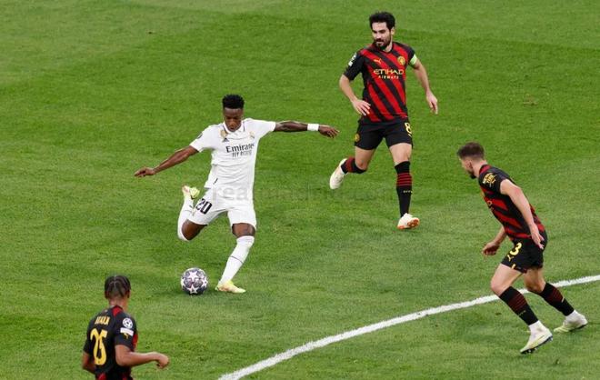 他能与姆巴 他能与姆巴